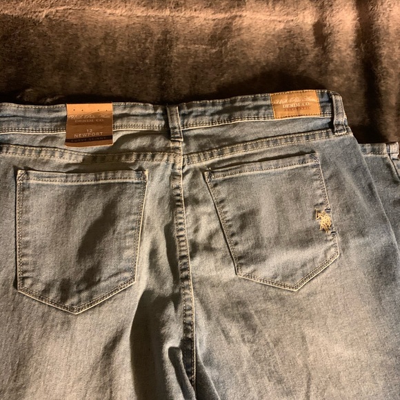 Jeans - Picture 3 of 4